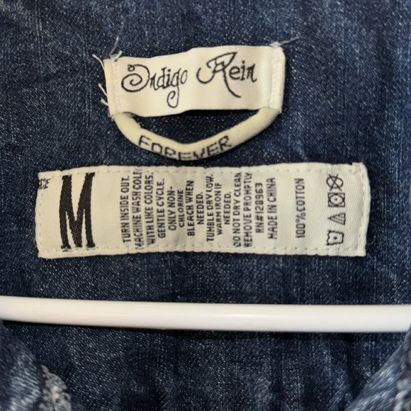 EUC Indigo Rein Forever Denim Jacket w/ Pockets Button Close Women’s Medium - Picture 3 of 9